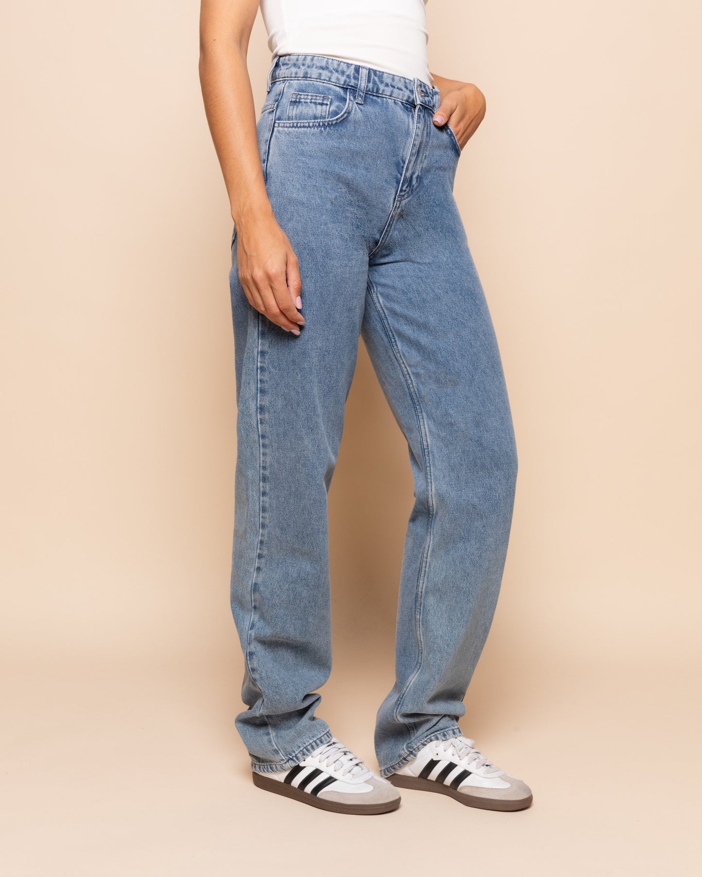 DENIM STRAIGHT LEG JEANS LUCHTBLAUW