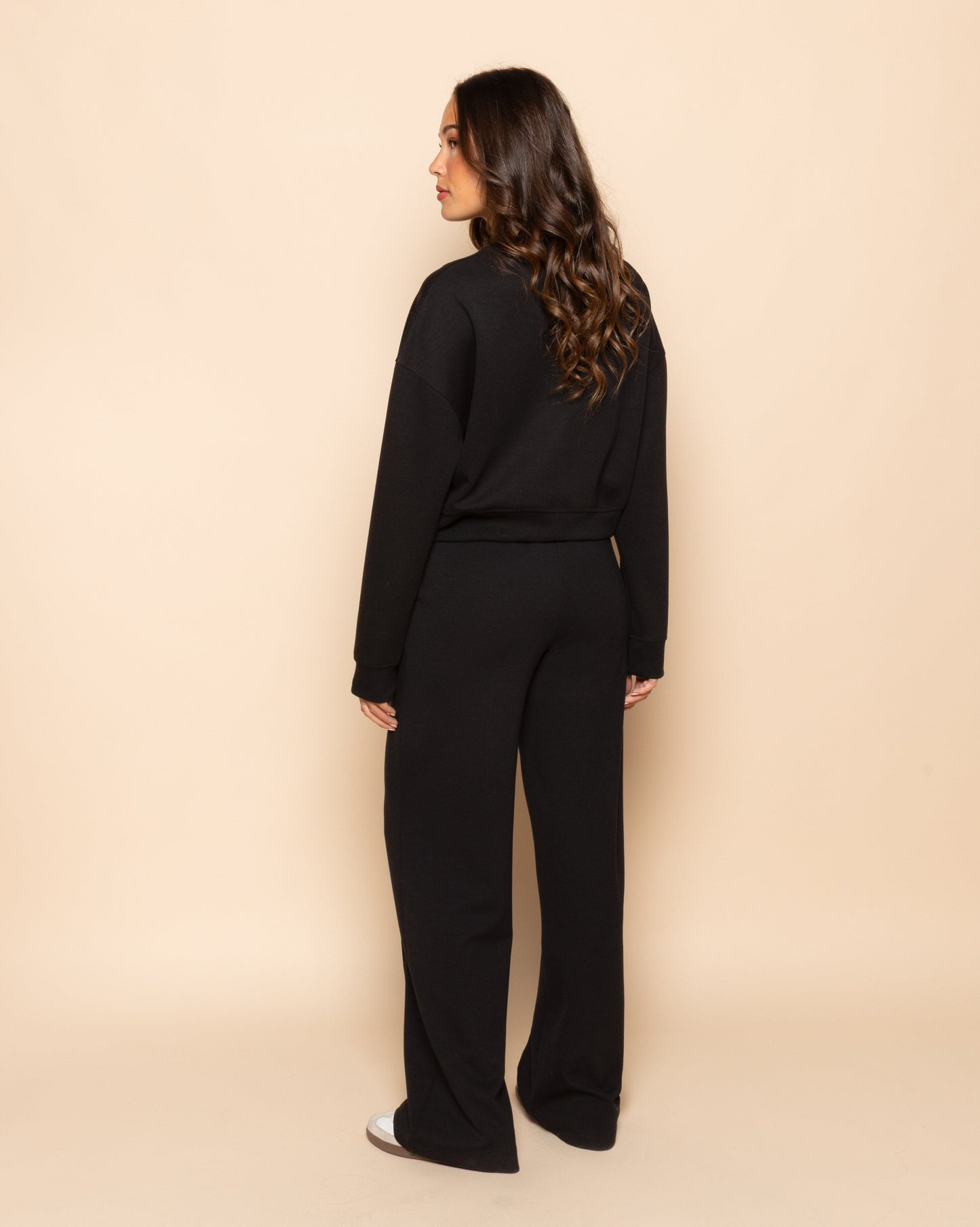 SCUBA CROPPED SWEATER ZWART
