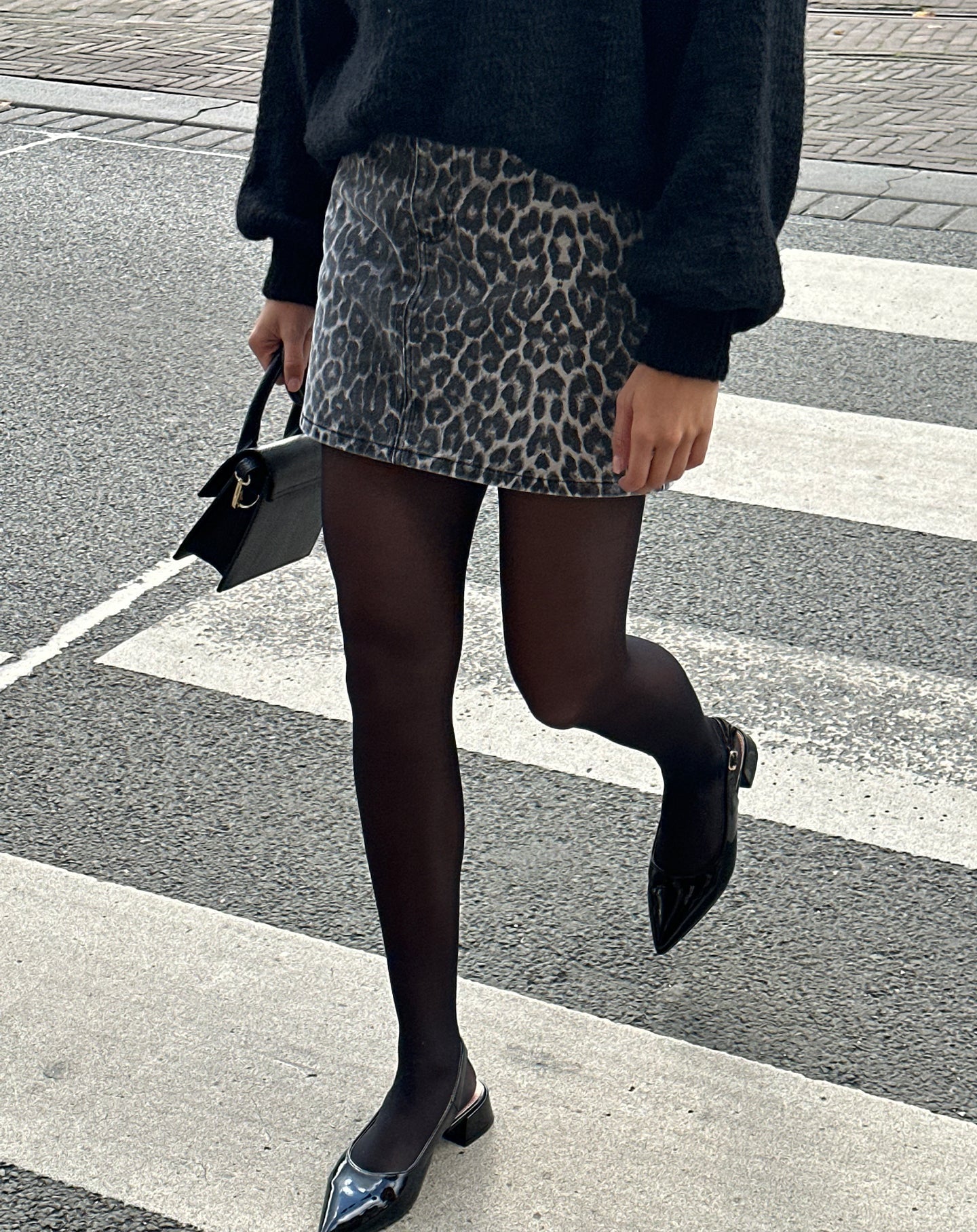 Falda vaquera con estampado de leopardo