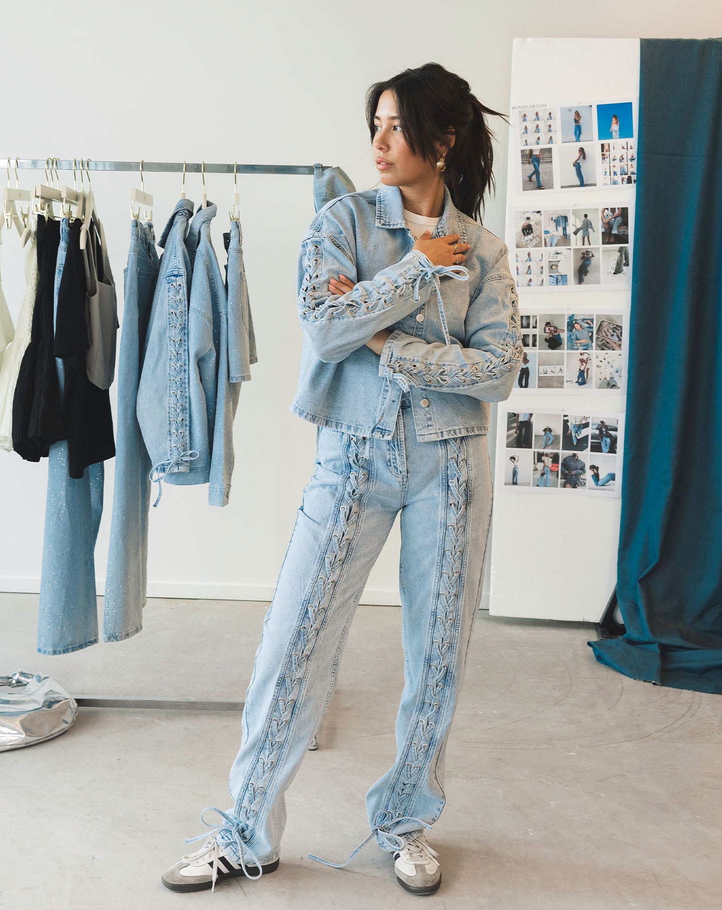 LACE UP JEANS LICHTBLAUW