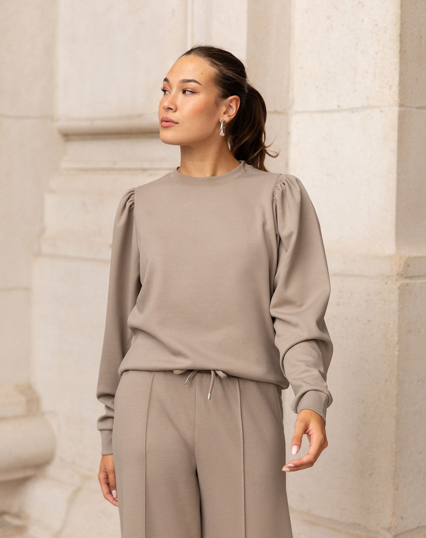 SCUBA PUFF SLEEVE SWEATER BEIGE