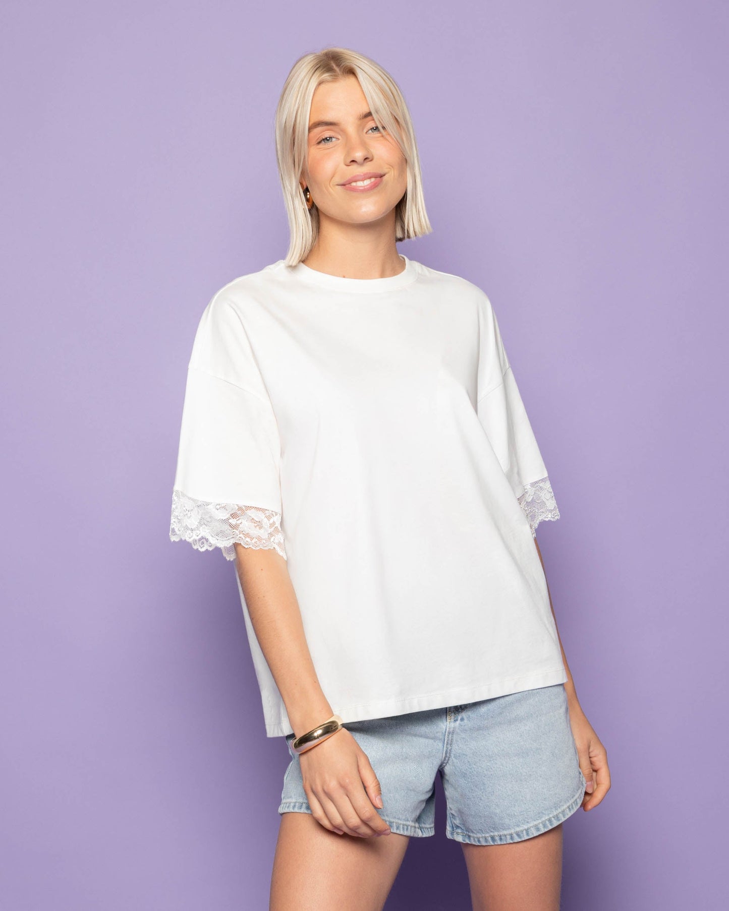 LACE SLEEVE OVERSIZED TEE CRÈME