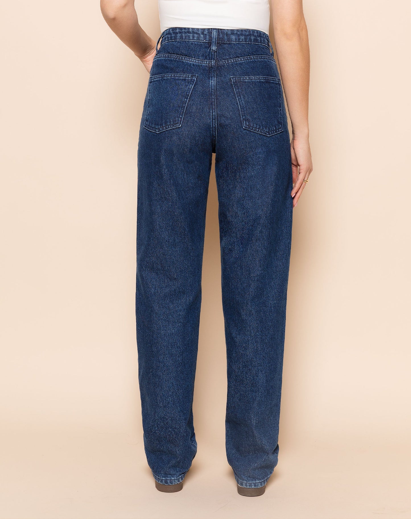 HEART STUD STRAIGHT LEG JEANS DONKERBLAUW