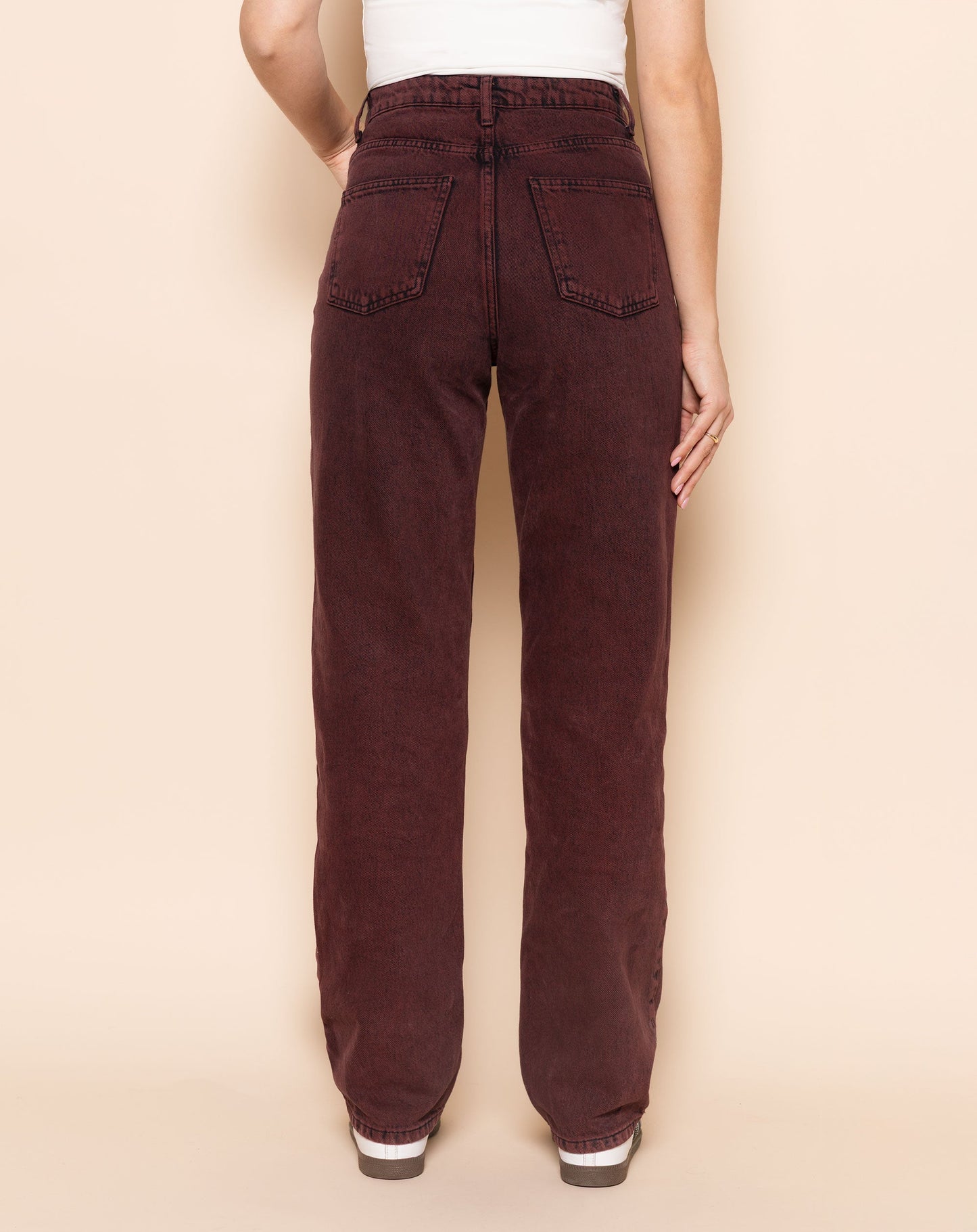 COLORED STRAIGHT LEG JEANS BURGUNDY