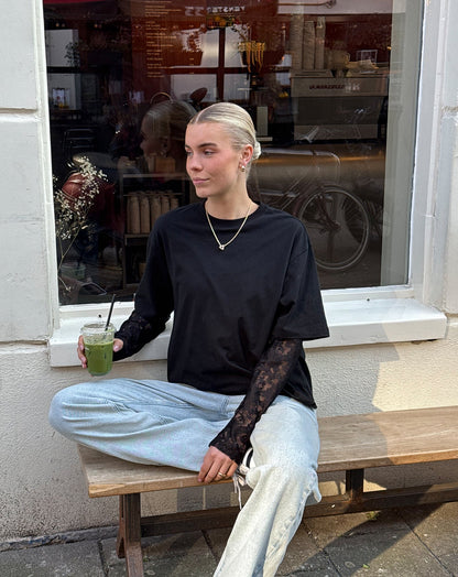 LACE LONG SLEEVE OVERSIZED TEE ZWART