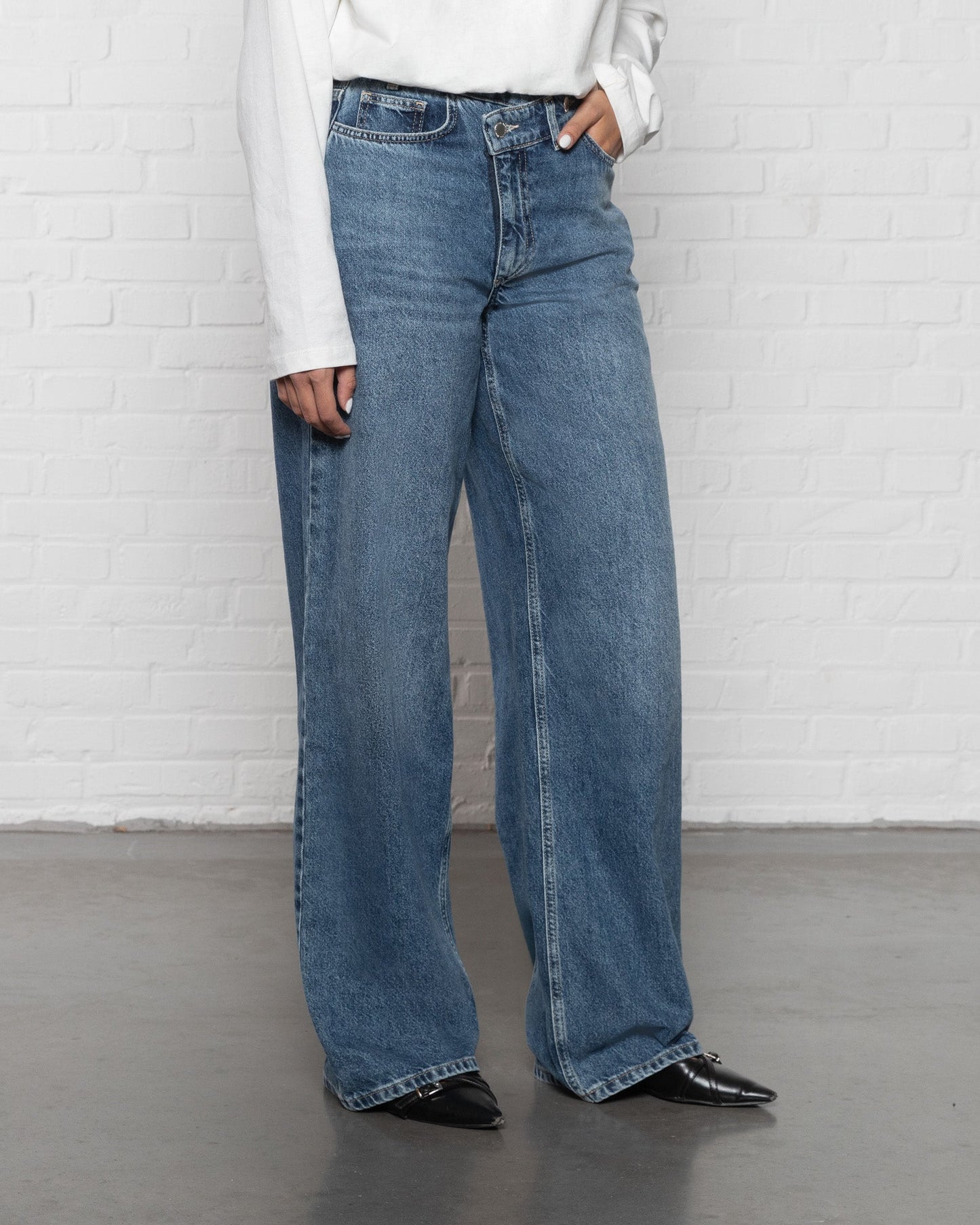 CROSSOVER WIDE LEG JEANS MID BLAUW