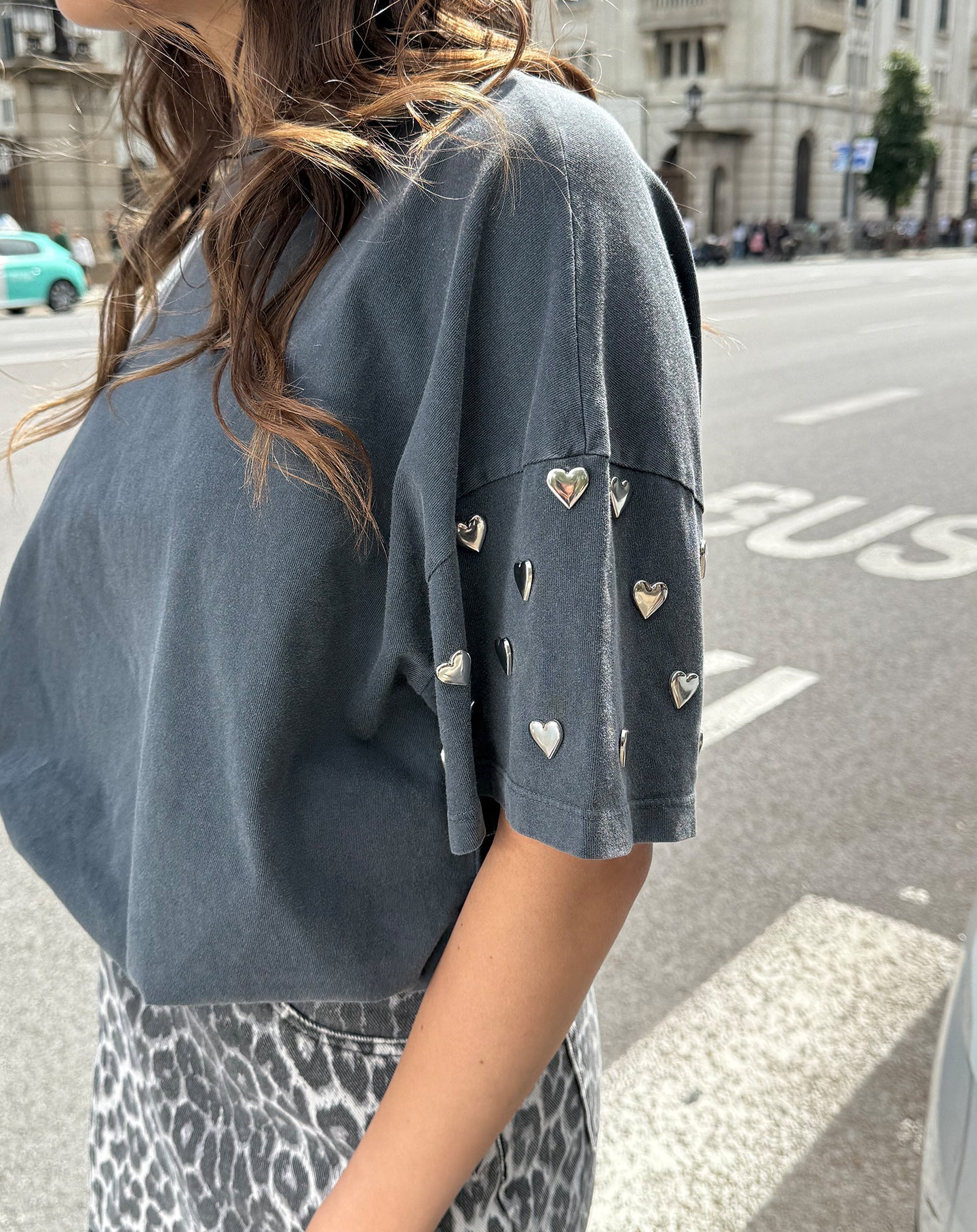 HEART STUD SLEEVE OVERSIZED TEE ACID GRIJS