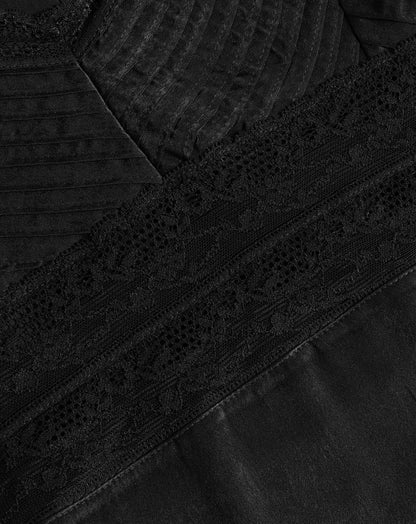 LACE PINTUCK TOP ZWART