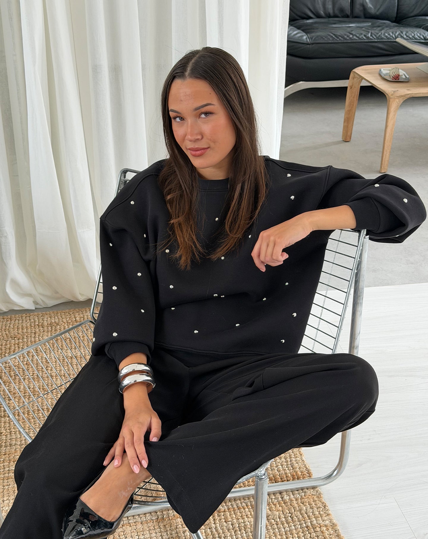 BOLD STUDS SWEATER ZWART