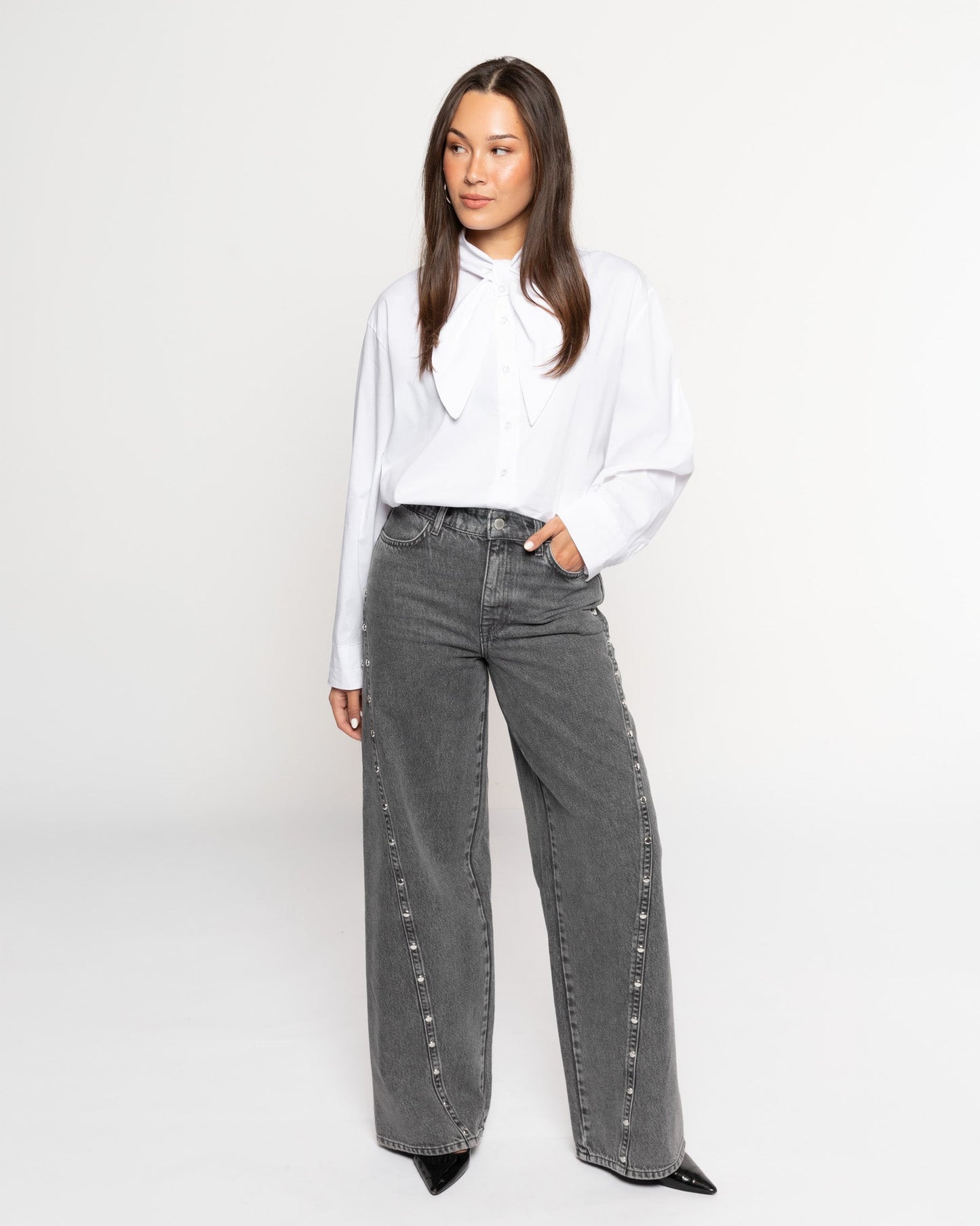 STUD SEAM WIDE LEG JEANS GRIJS