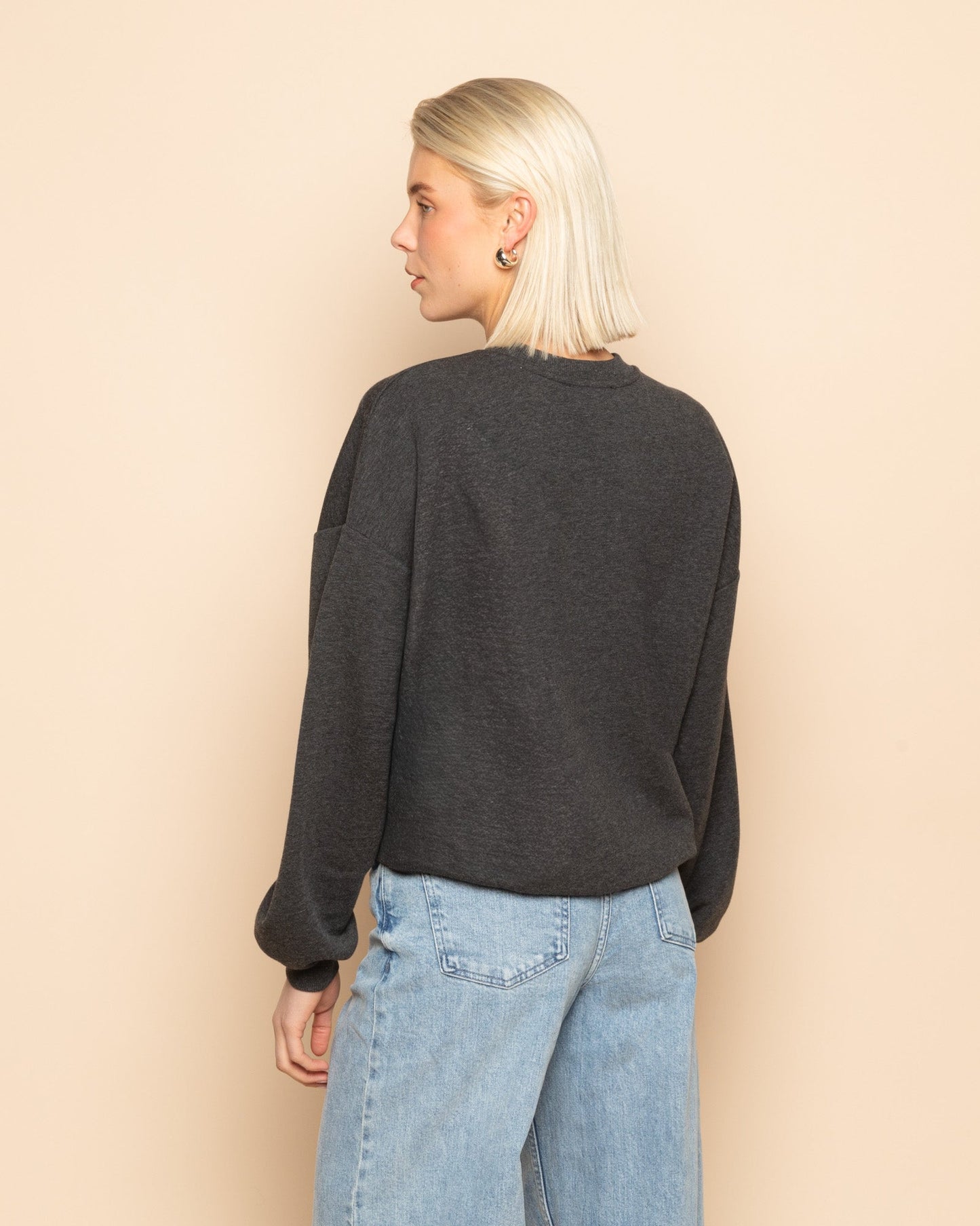 ROMANCE SWEATER DONKERGRIJS