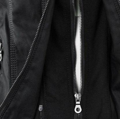 CHAQUETA DE CUERO CON CAPUCHA