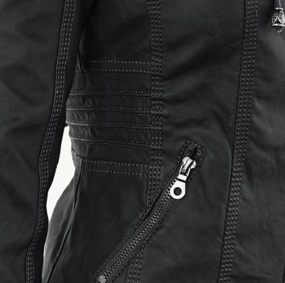 CHAQUETA DE CUERO CON CAPUCHA