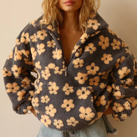 SUDADERA CON FORRO POLAR Y ESTAMPADO FLORAL