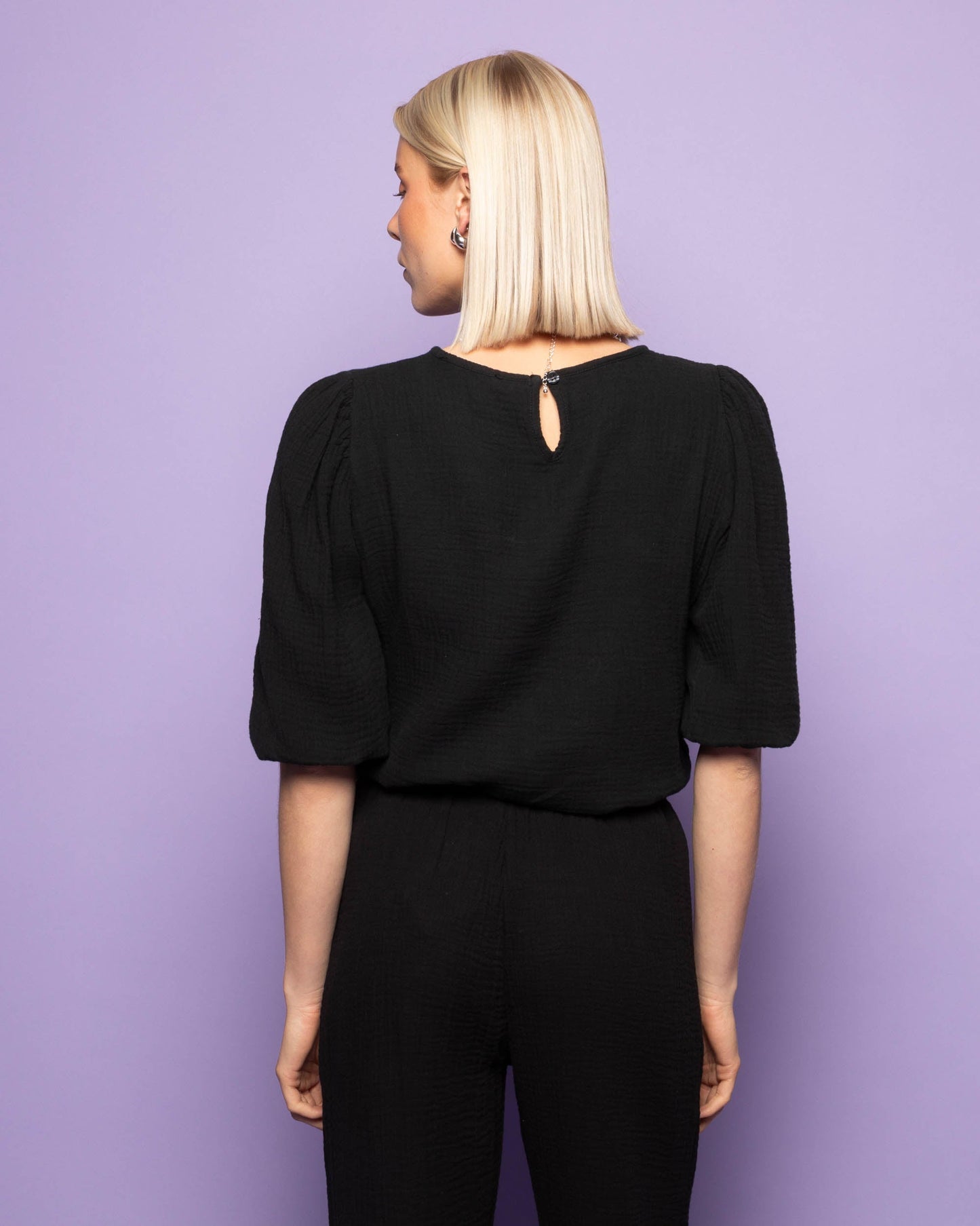 MOUSSELINE PUFF TOP ZWART