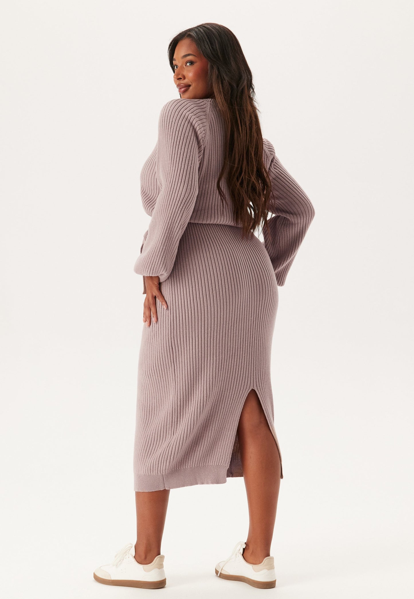 Camila™ – Vestido Midi de Punto con Cinturón
