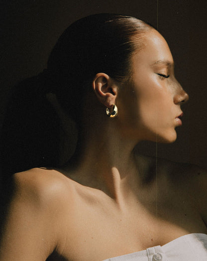 CHUNKY SMALL HOOP EARRINGS GOLD
