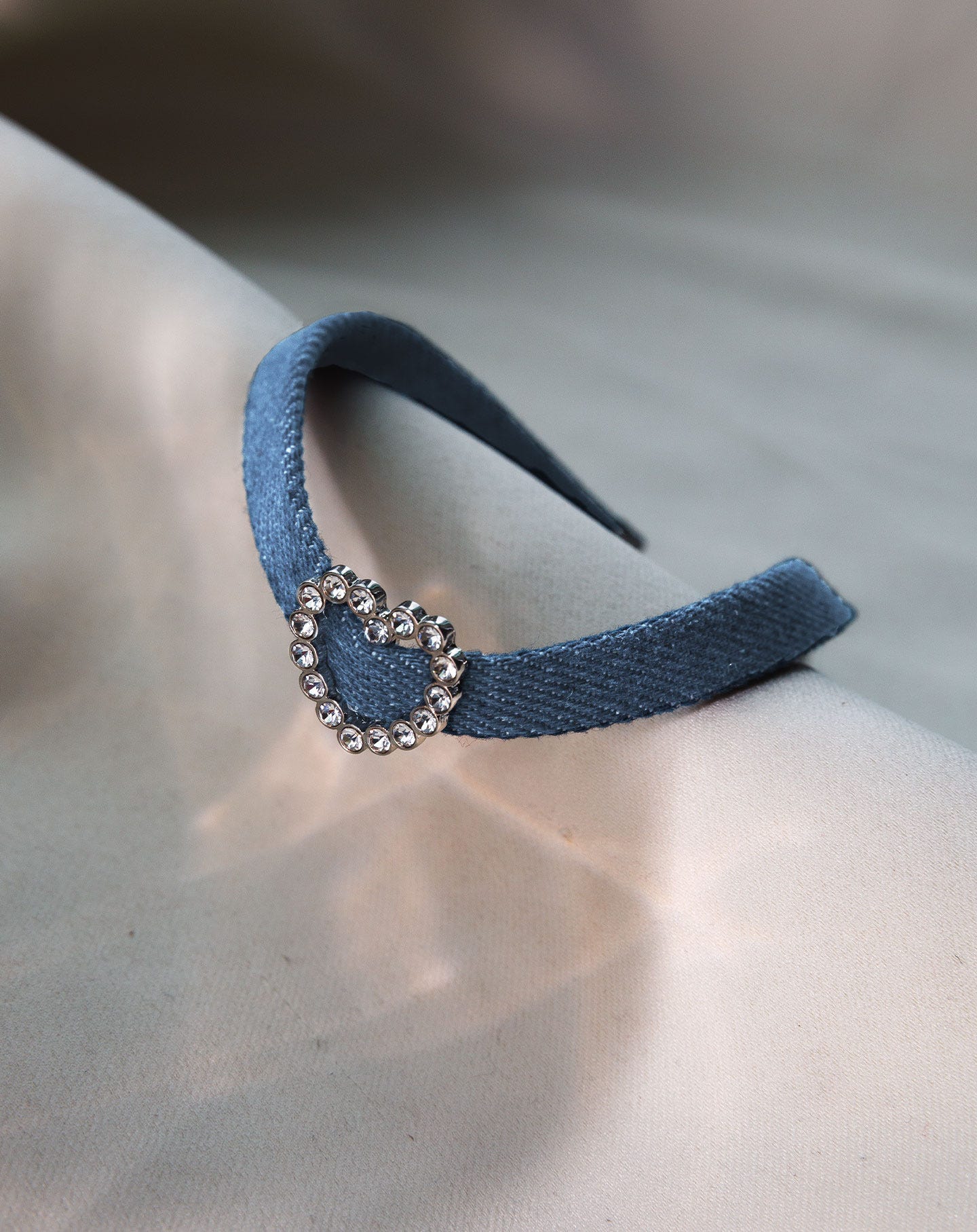 DIAMOND HEART DENIM CHOKER BLAUW