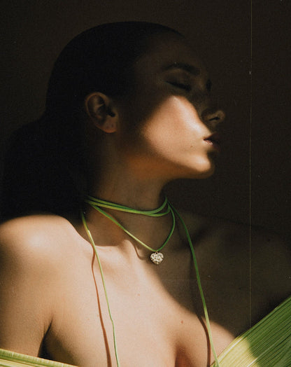 HAMMERED HEART CHOKER CORD GROEN
