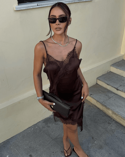 Vestido midi asimétrico de satén con encaje Arah