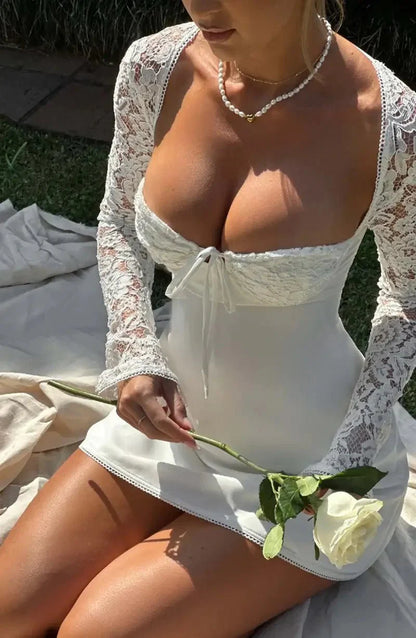 Vestido corto Louise con detalles de encaje