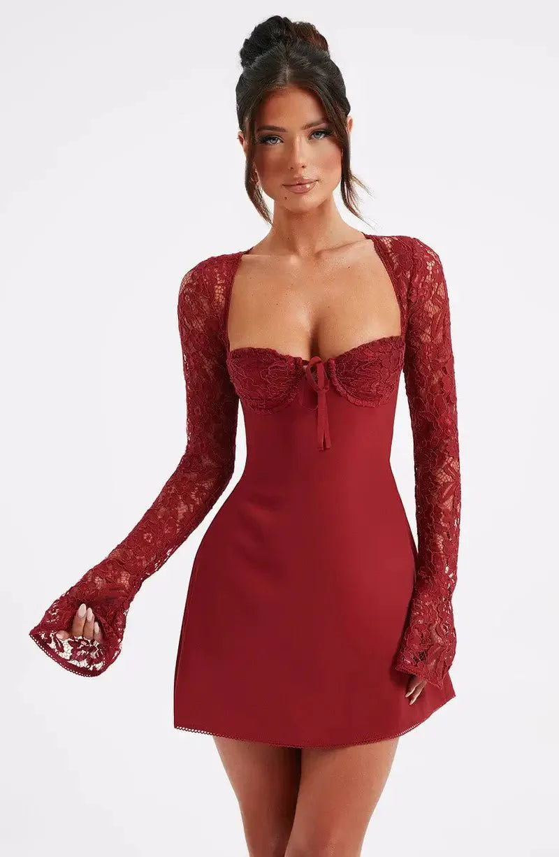 Vestido corto Louise con detalles de encaje
