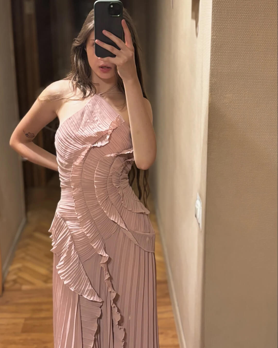 Vestido de tul con volantes y tirantes tipo halter Ruffa