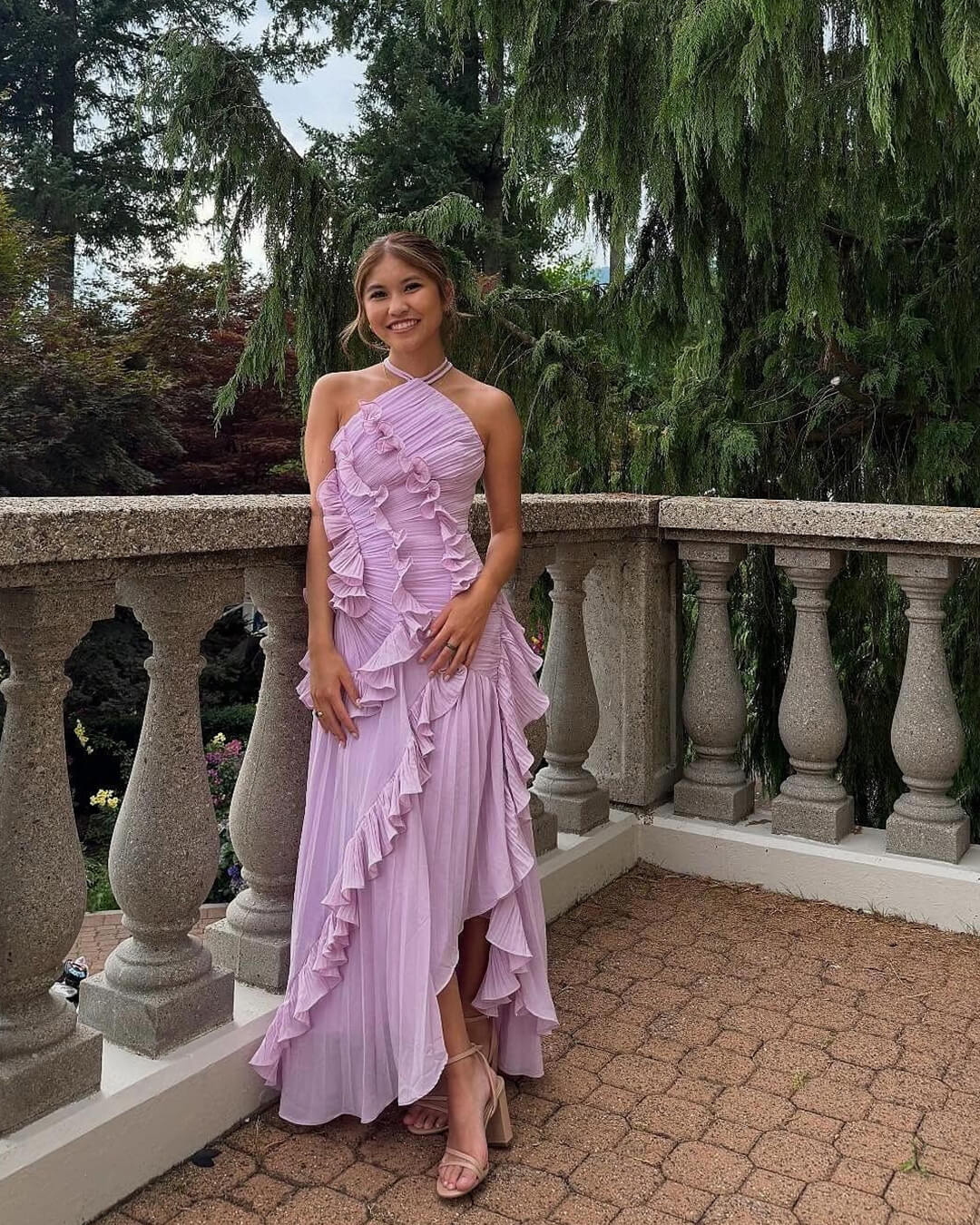 Vestido de tul con volantes y tirantes tipo halter Ruffa