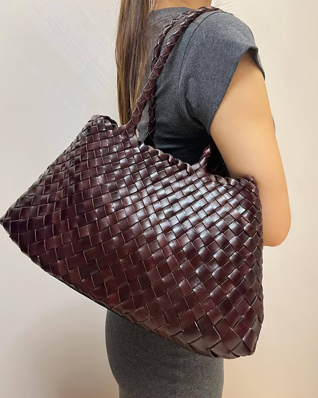 Bolso Mediano Trenzado de Cuero