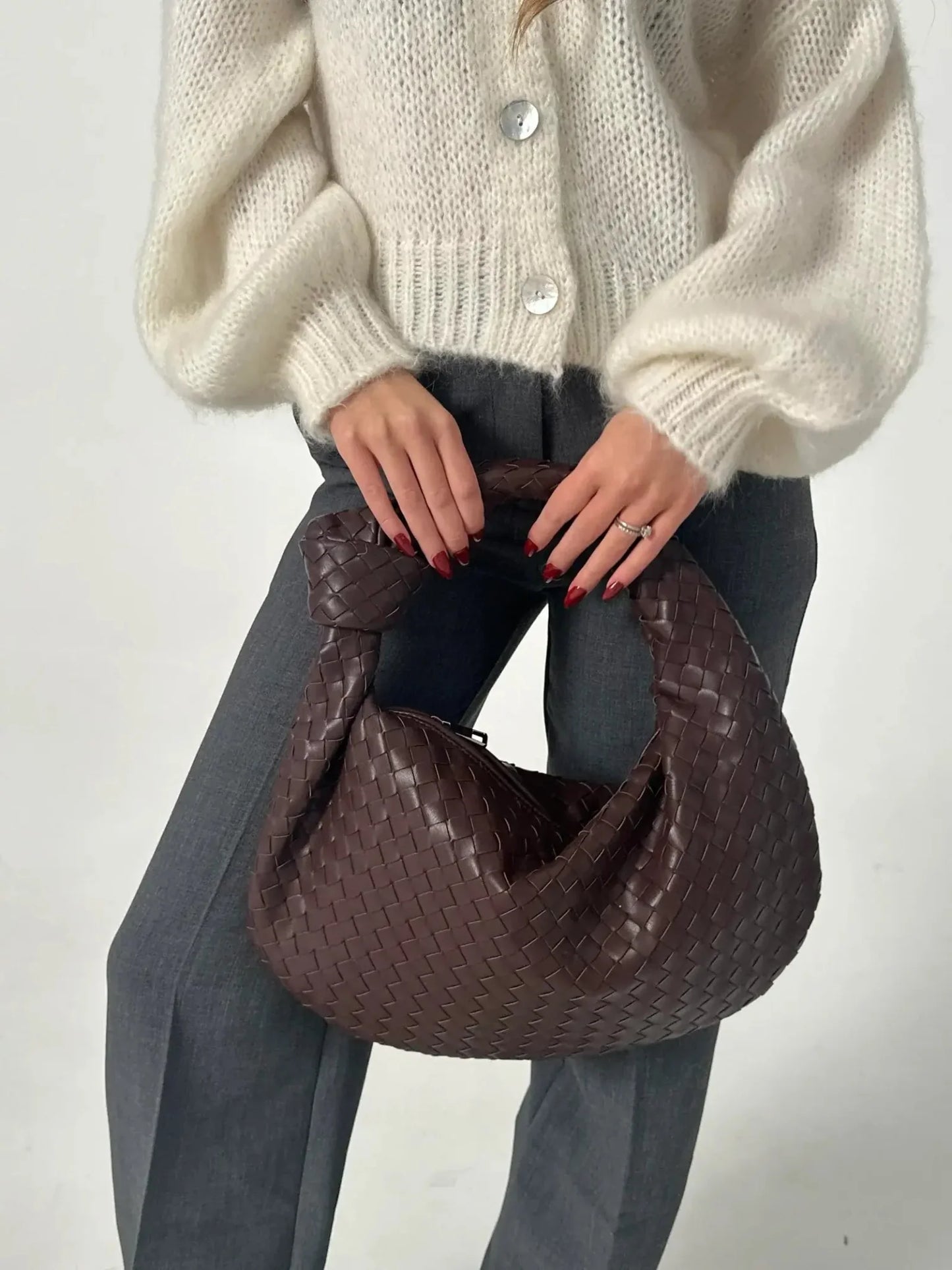 Bolsa tejida mediana