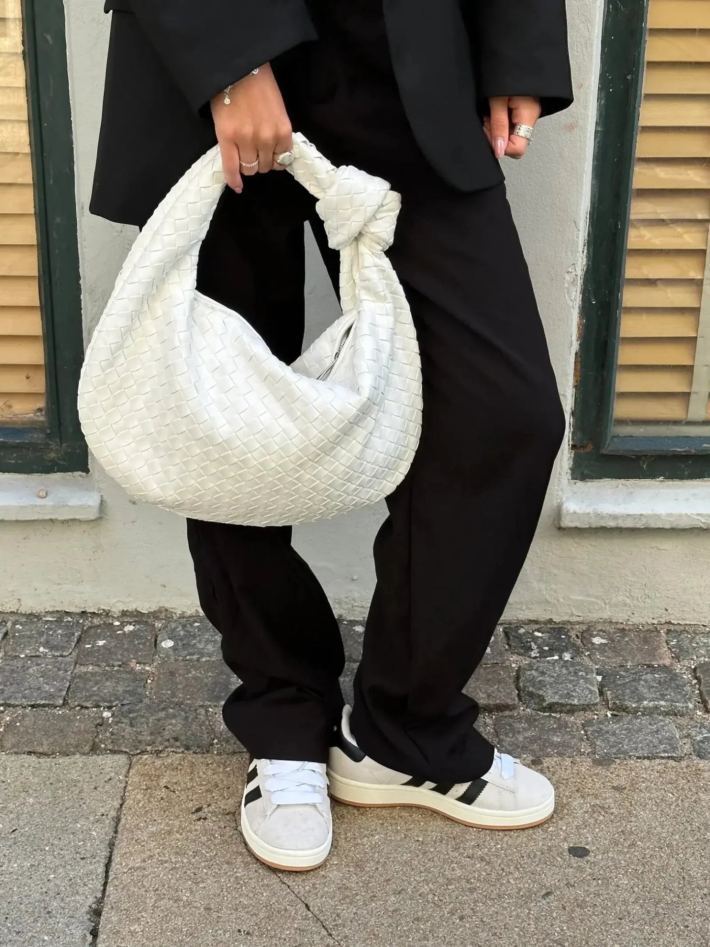 Bolsa tejida mediana