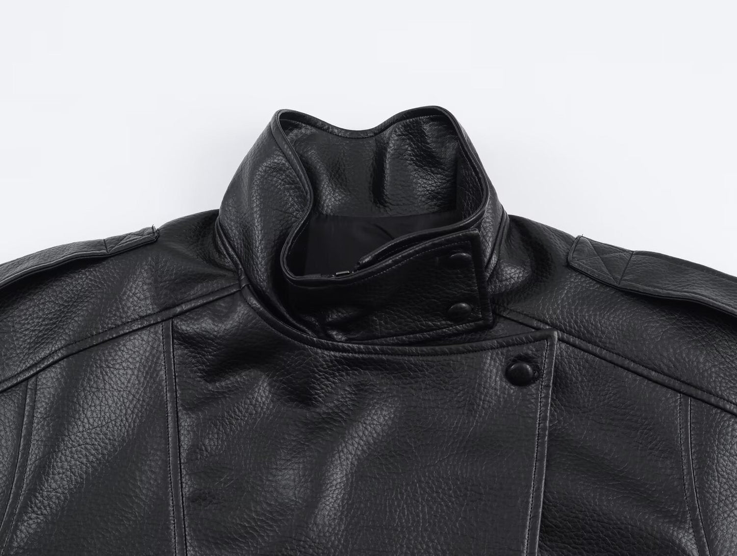 Chaqueta de cuero asimétrica