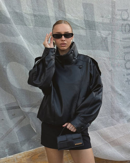 Chaqueta de cuero asimétrica