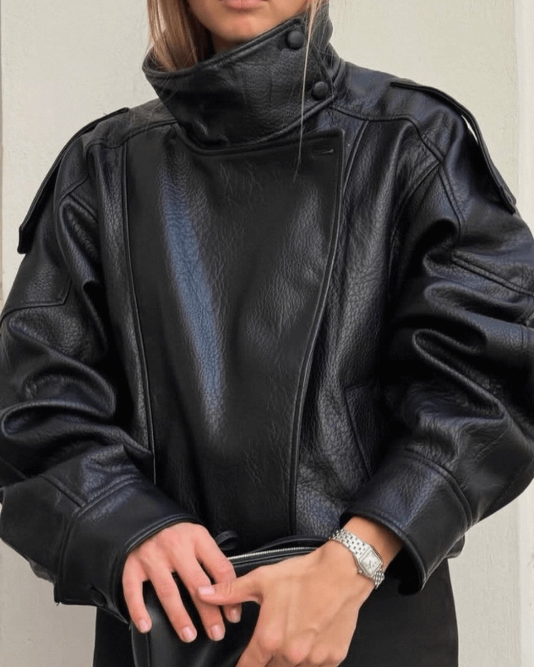 Chaqueta de cuero asimétrica