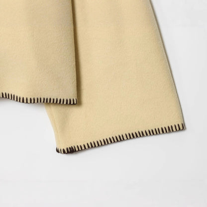 Chaqueta Emily de cuello alto con botones