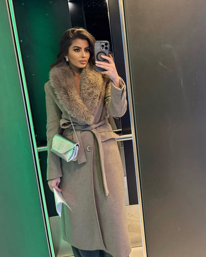 Abrigo maxi con cuello de piel Faye