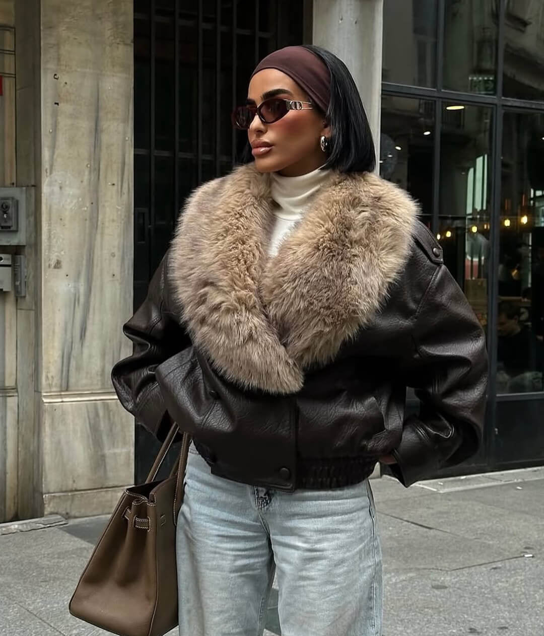 Chaqueta de piel con cuello de pelo desmontable