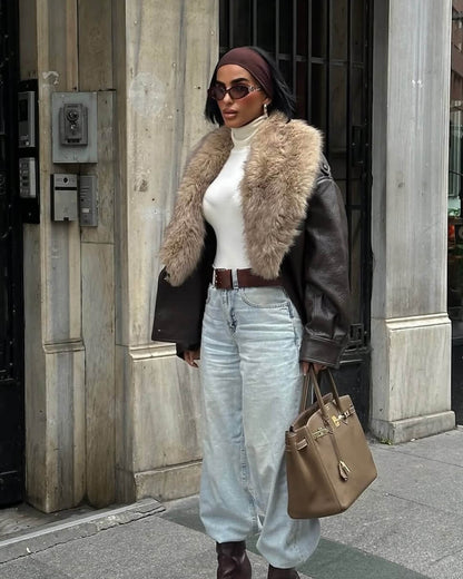 Chaqueta de piel con cuello de pelo desmontable