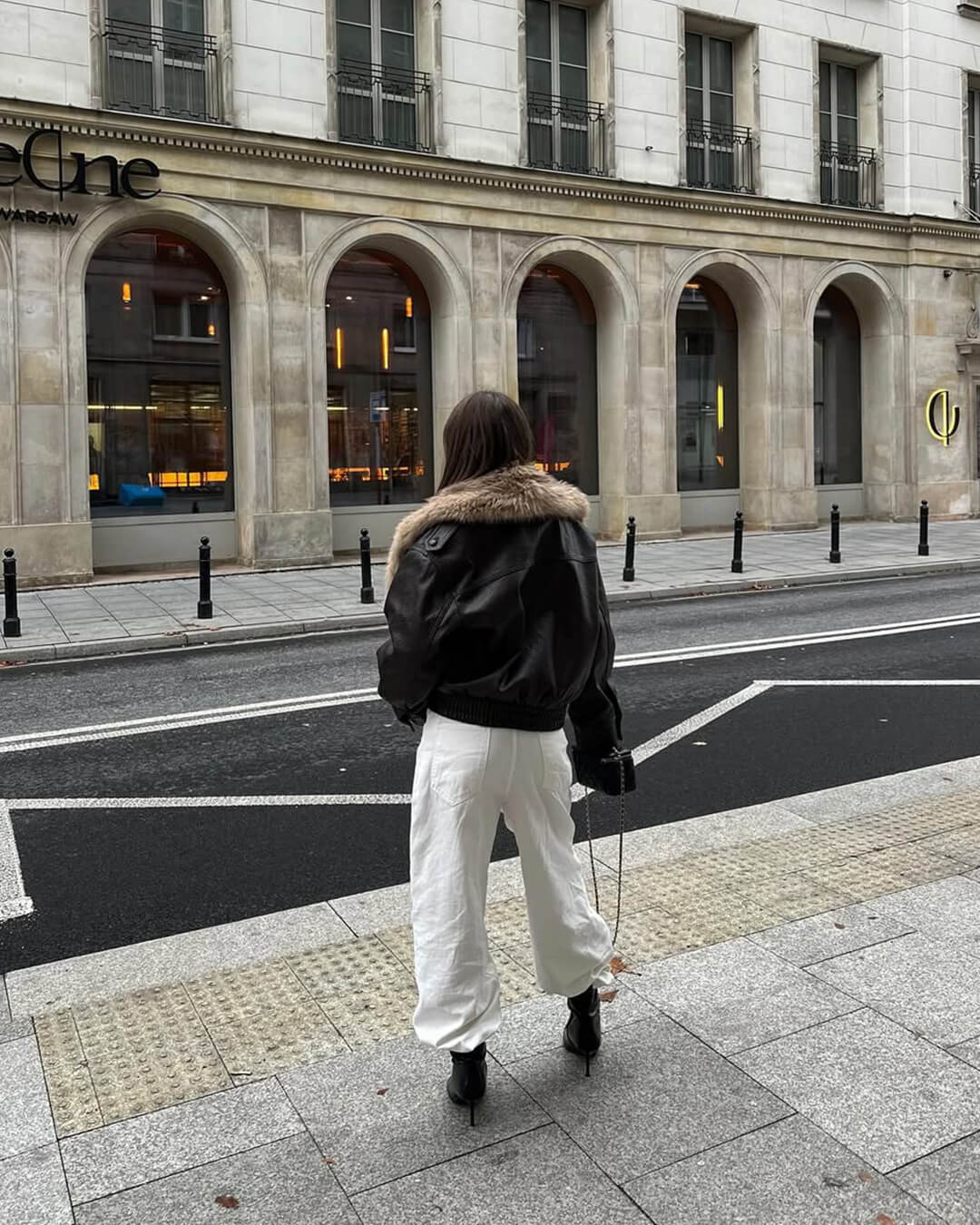Chaqueta de piel con cuello de pelo desmontable