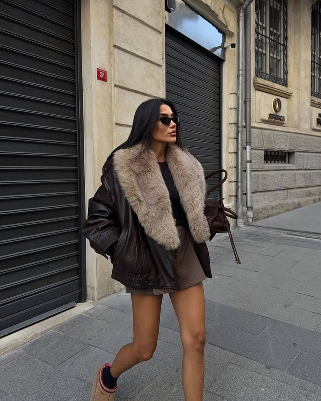 Chaqueta de piel con cuello de pelo desmontable