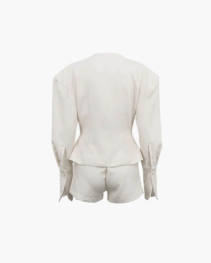 Conjunto de blazer y pantalones cortos entallados