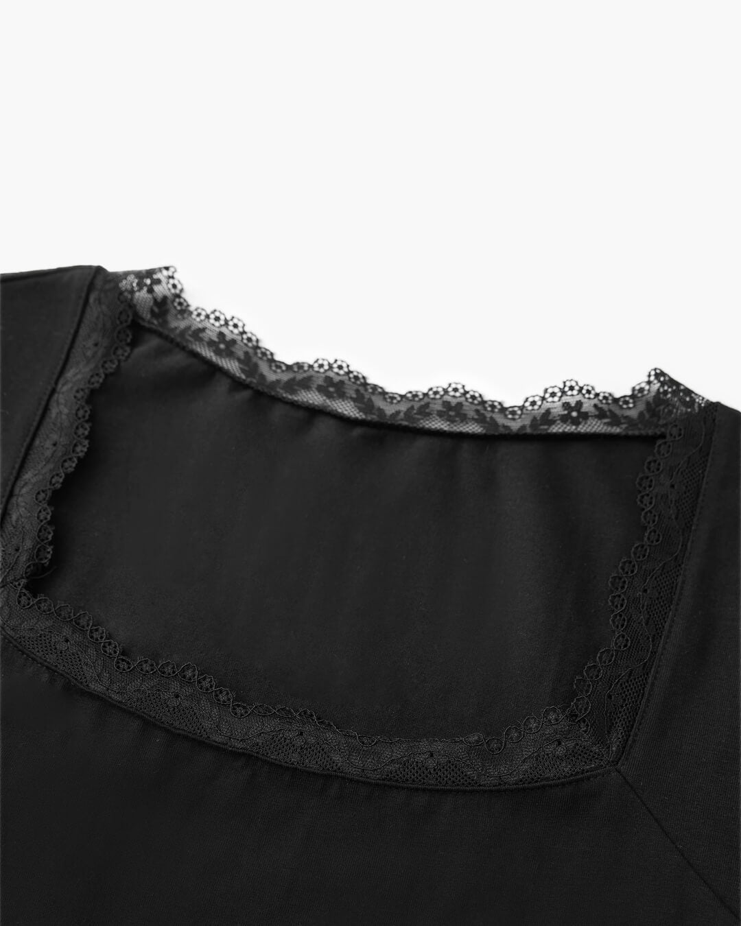 Blusa Jackie con encaje y escote cuadrado