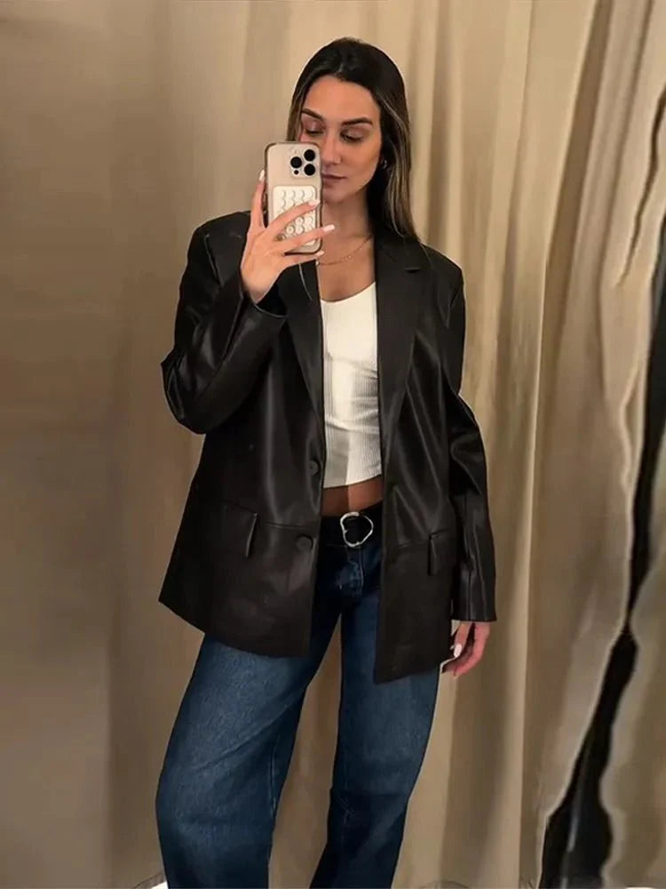 Blazer de cuero vegano
