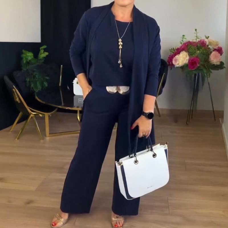 Conjunto de 3 piezas, rebeca larga, top y pantalón.