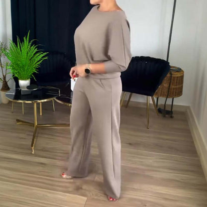 Conjunto de 3 piezas, rebeca larga, top y pantalón.