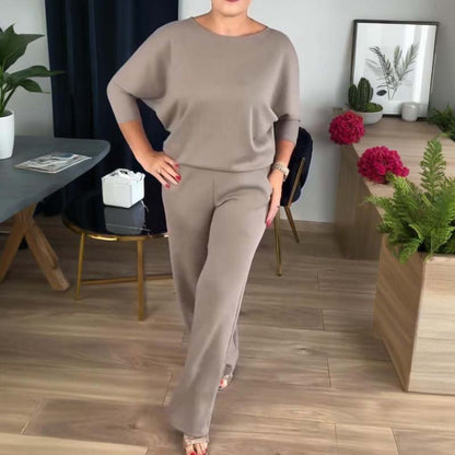 Conjunto de 3 piezas, rebeca larga, top y pantalón.