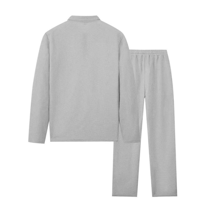 Conjunto sudadera y pantalón de corte recto