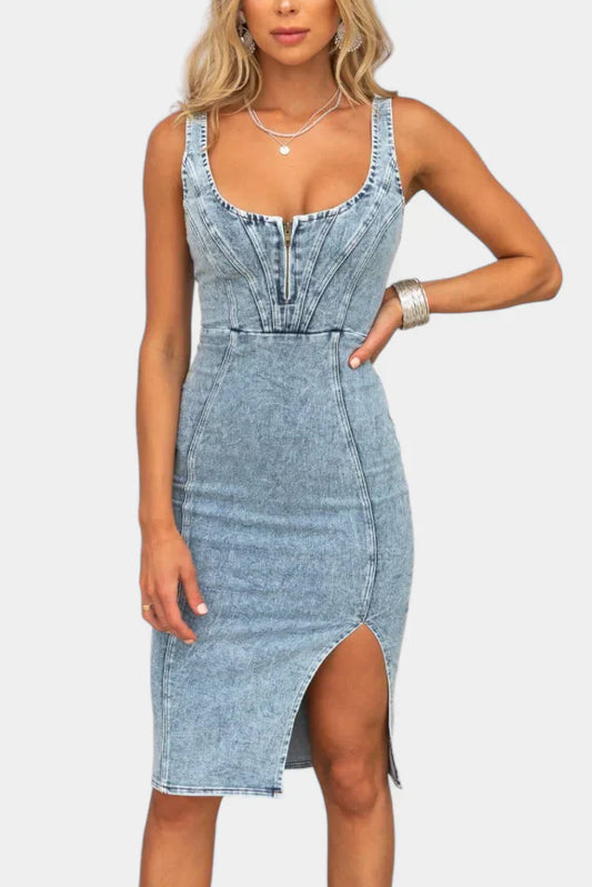Vestido Denim con Tirantes Ajustables y Abertura Frontal