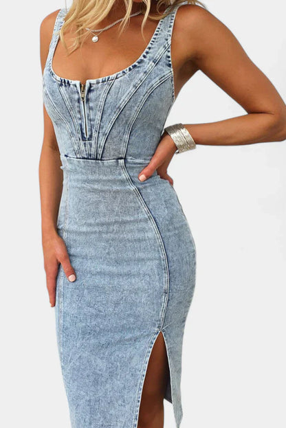 Vestido Denim con Tirantes Ajustables y Abertura Frontal
