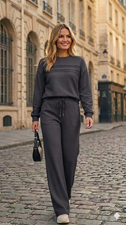 Conjunto de cuello redondo y pantalón